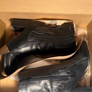 Vintage rare fire design Black Harley Davidson heel boots SIZE 6 WOMEN